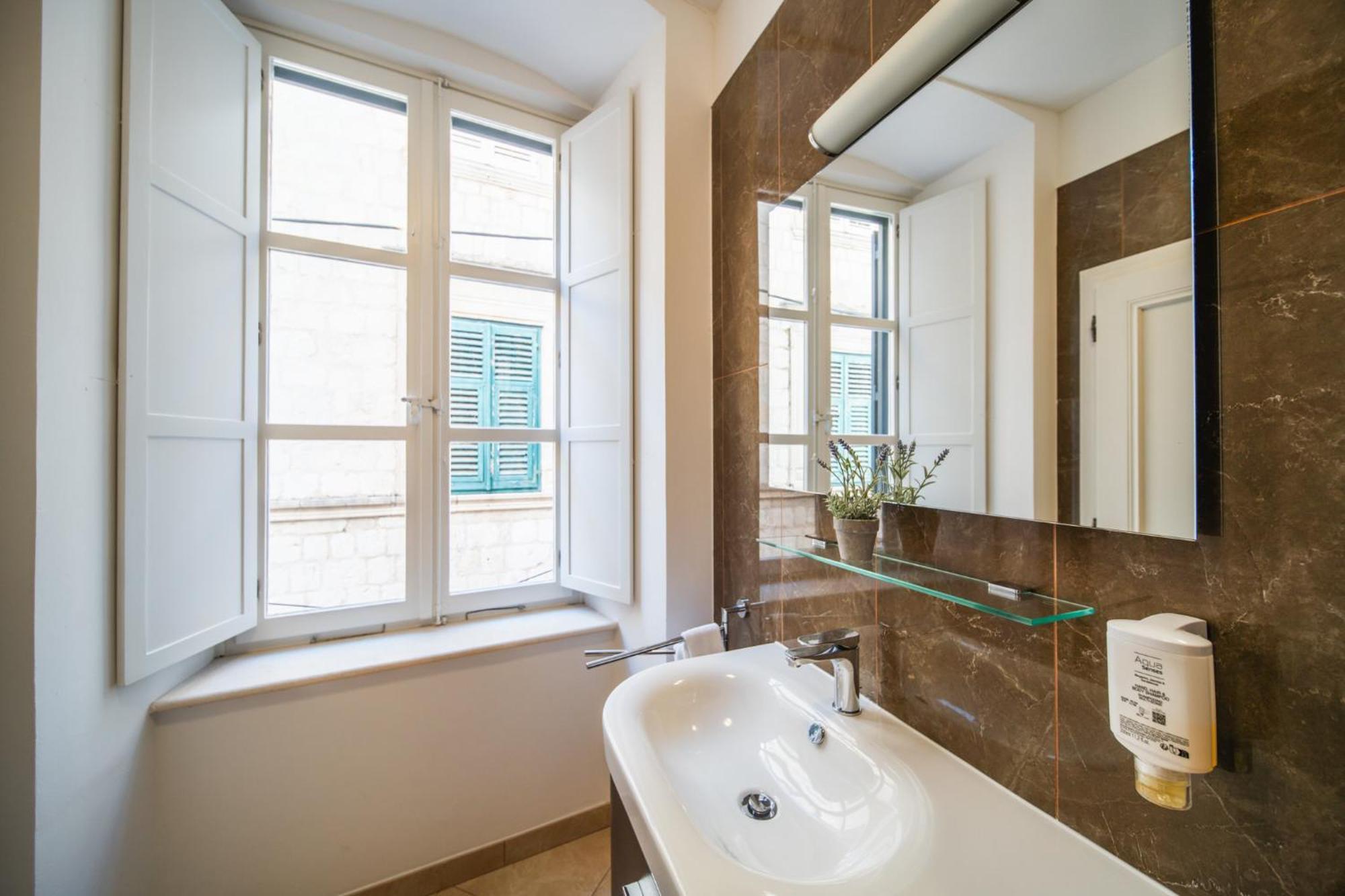 Sunce Palace Apartments With Free Offsite Parking Dubrovnik Exterior foto